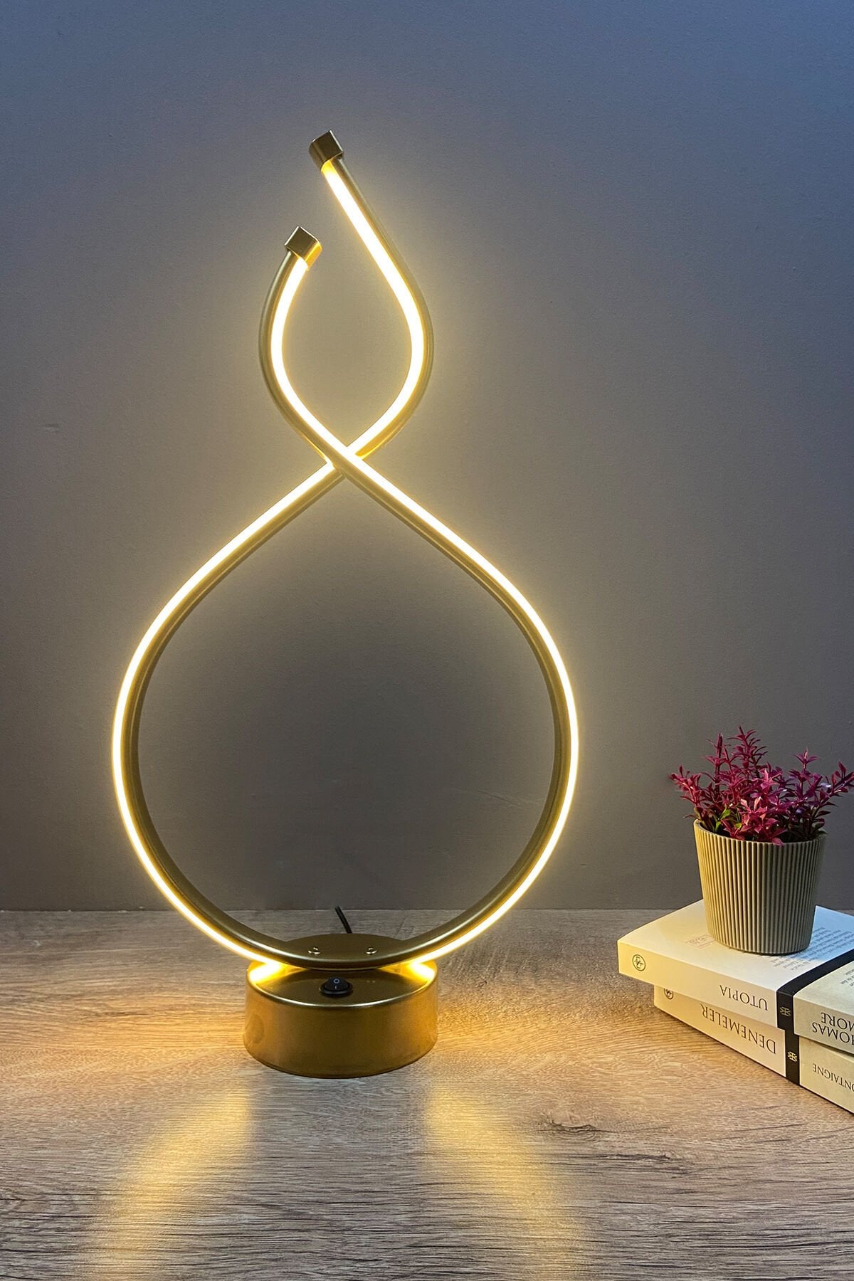 Gold Spiral Dekoratif Günışığı Led Masa Lambası Abajur